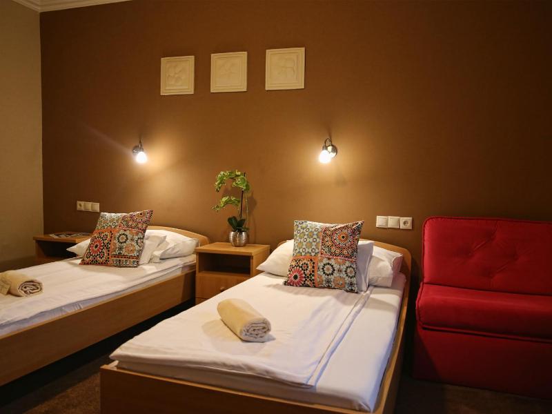 Single Room with Shower image 2