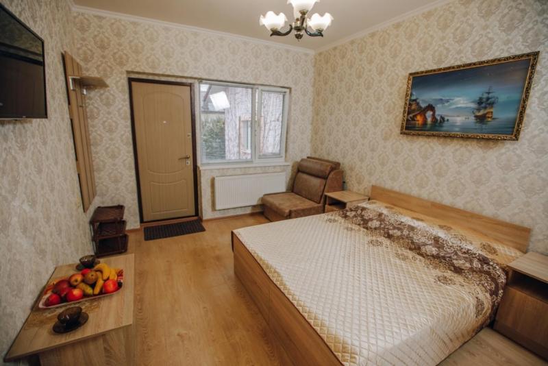 Triple Room with Balcony image 2