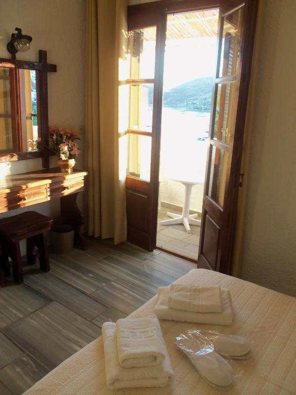 Single Room with Balcony image 2