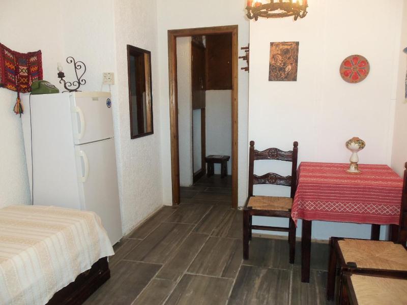 Triple Room with Garden View image 1