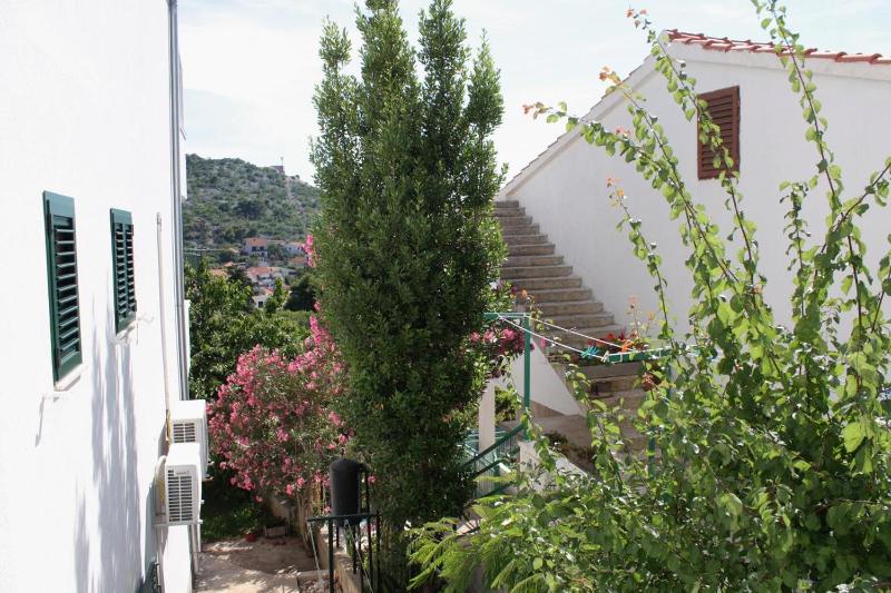 Studio with Balcony image 2