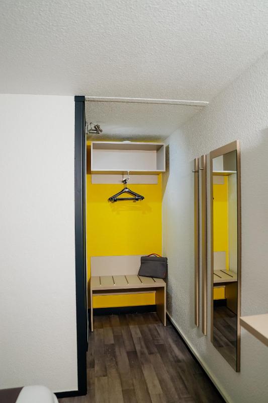 Twin Room image 3