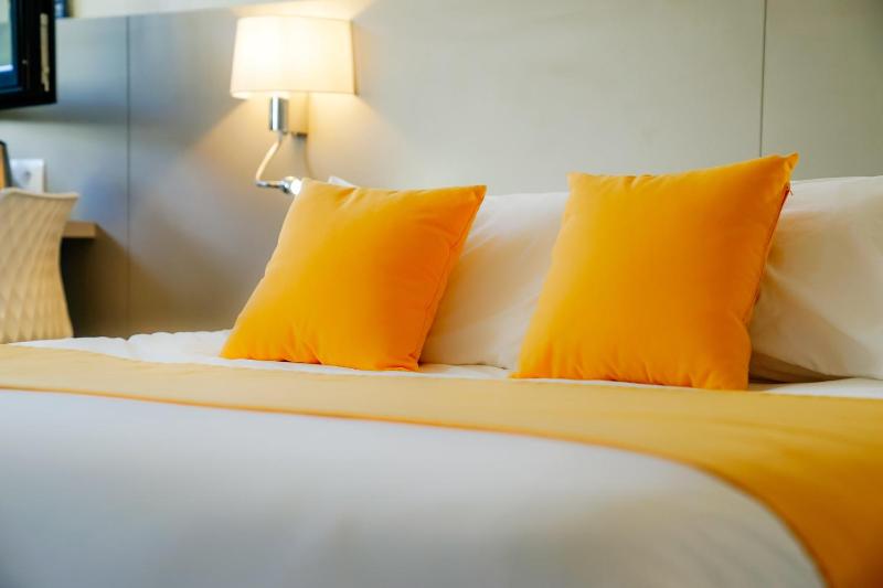 Double Room with One Double Bed image 4