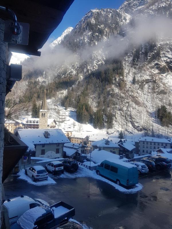 King Room with Mountain View image 4