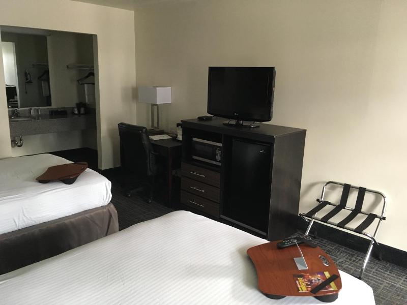 Double Room with Two Double Beds - Non-Smoking image 3