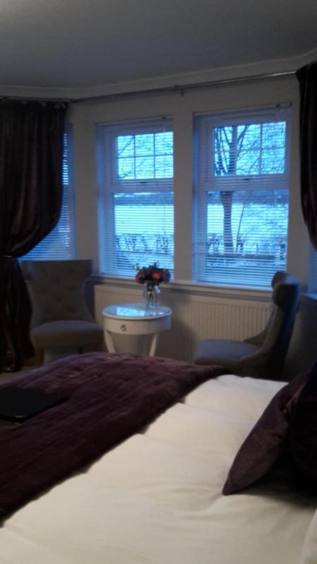 King room with Shower image 4