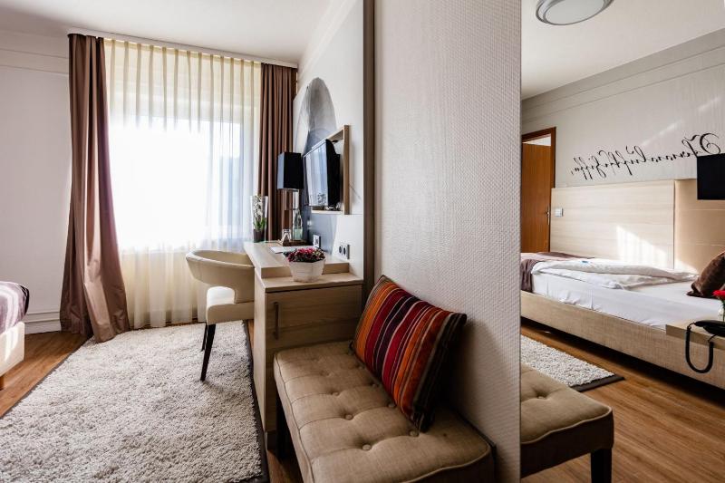 Standard Single Room image 3