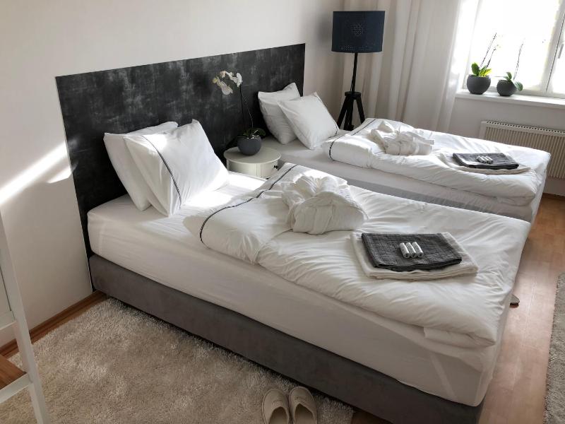 Twin Room with Garden View image 1