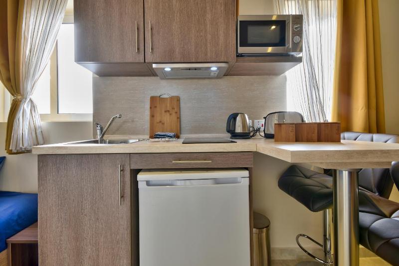 Central Suites St. Julian's - image 9