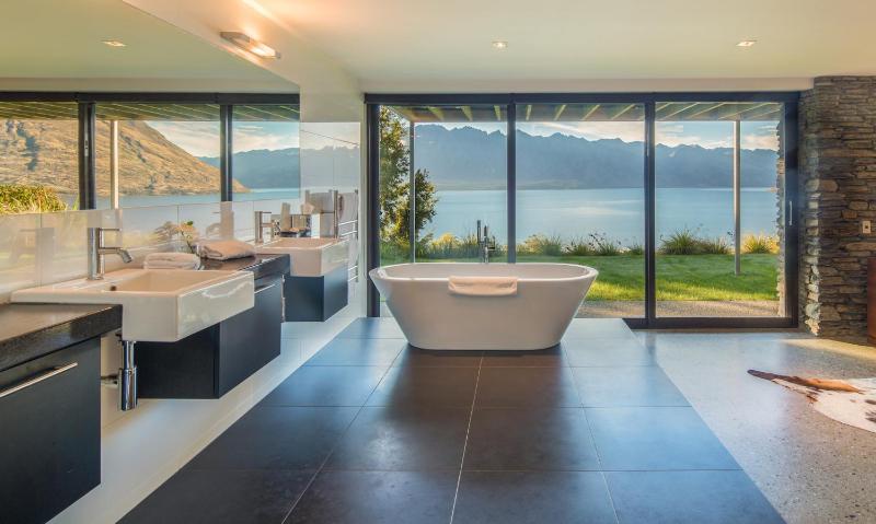 Bellbrae Luxury Villa by MajorDomo - image 25