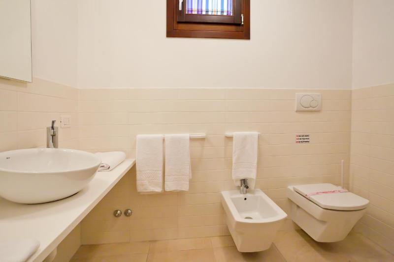 Three-Bedroom Villa (8 Adults) - Split Level image 2