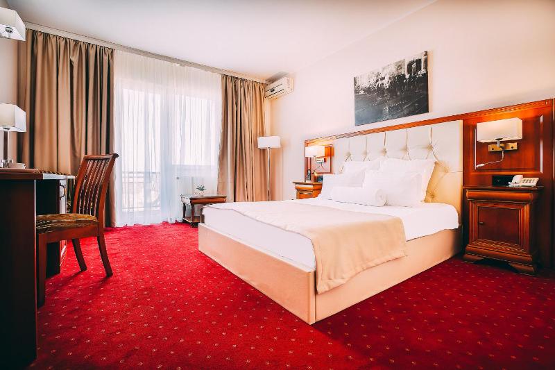 Superior Double or Twin Room image 3