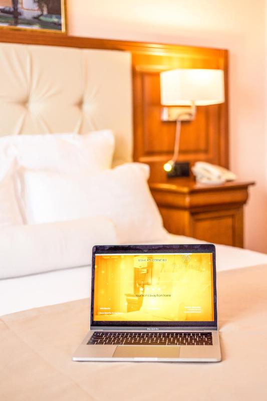 Standard Double or Twin Room image 4