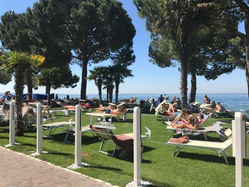 B City Hotel Bardolino - image 40