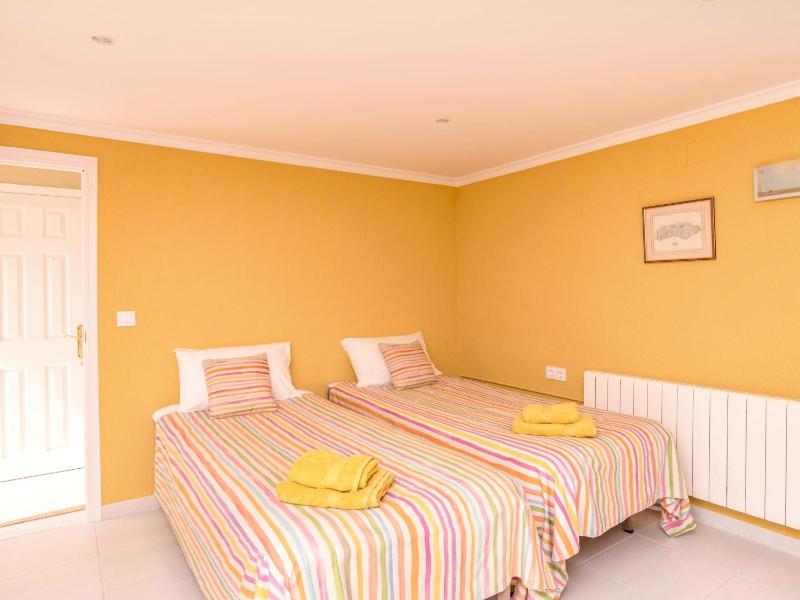 Five-Bedroom Villa image 3