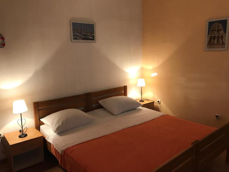 Apartment with City View image 3