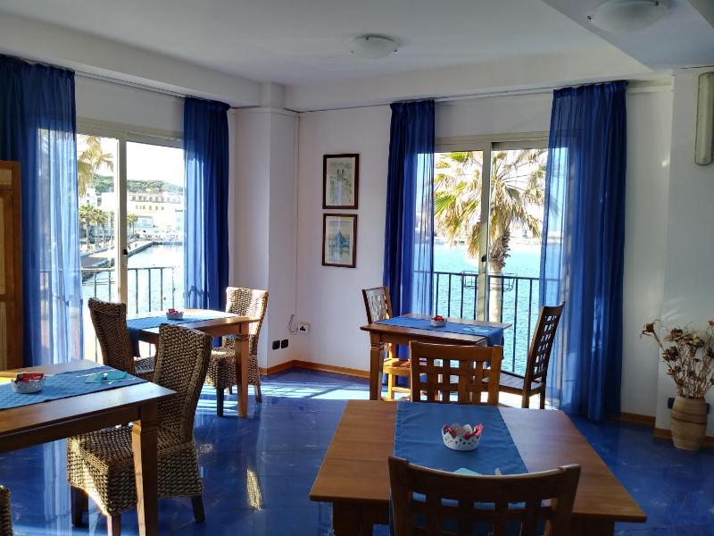 Superior Double with Sea View image 2