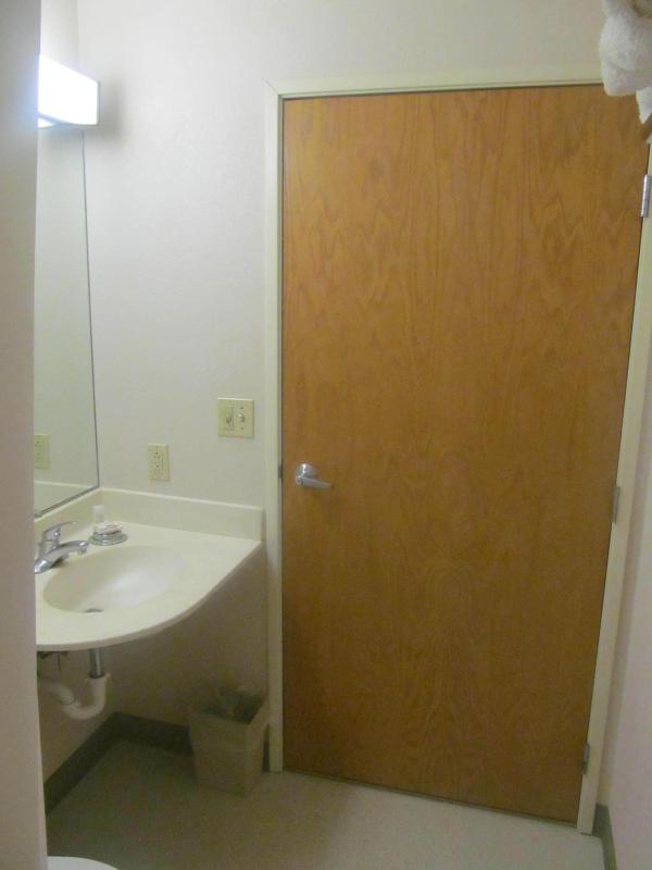 Queen Room with One Queen Bed - Non-Smoking image 2