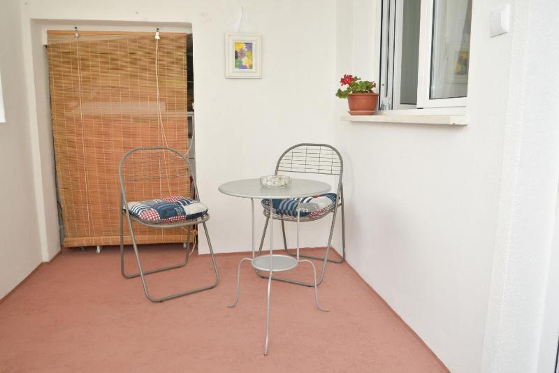 Apartment Yellow House - image 30