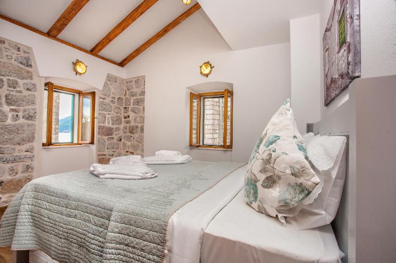 Villa - Beach Front image 3