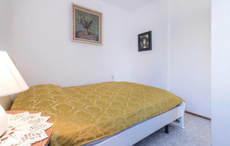One-Bedroom Apartment with Balcony image 3