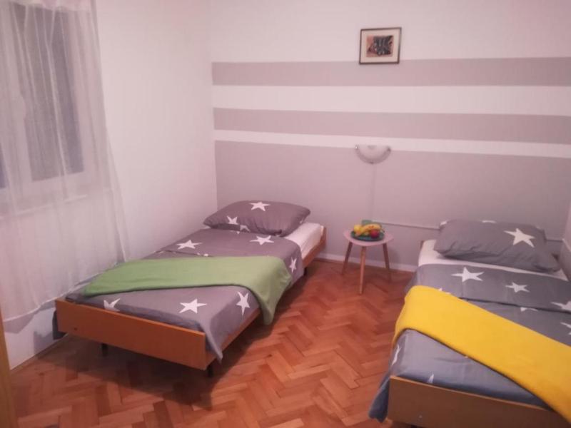 Twin Room image 3