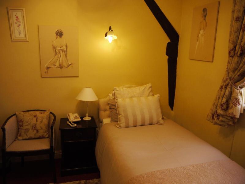 Single Room image 1