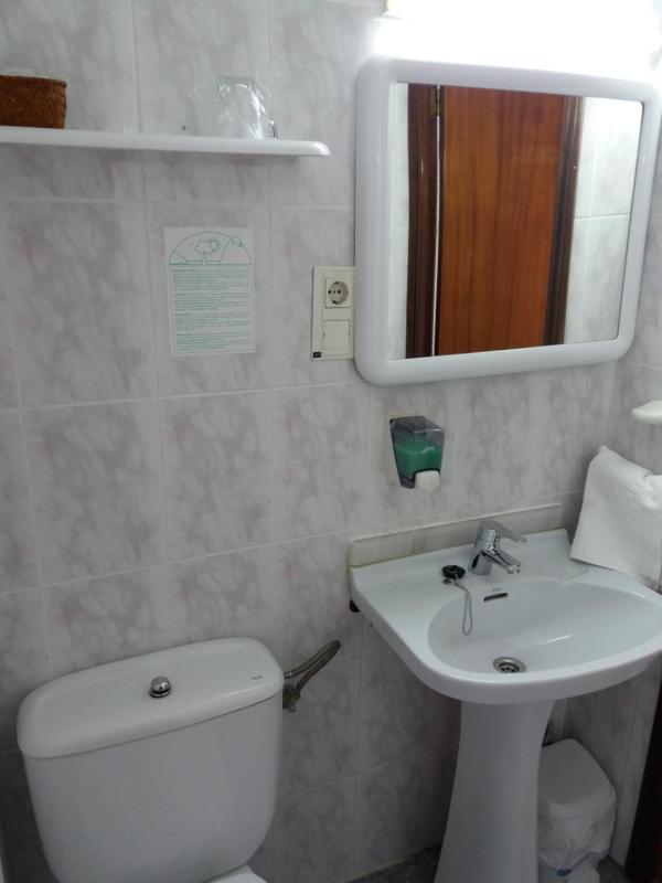 Economy Single Room image 4