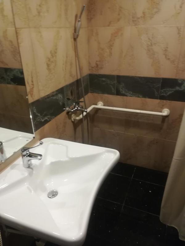 Single Room - Mobility Access image 2