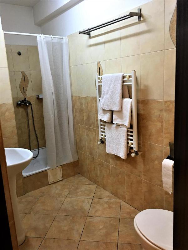 Standard Triple Room image 4