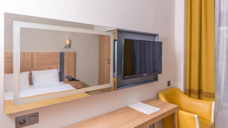 Superior Double Room image 1