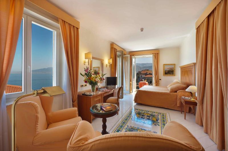 Hotel Continental - image 12