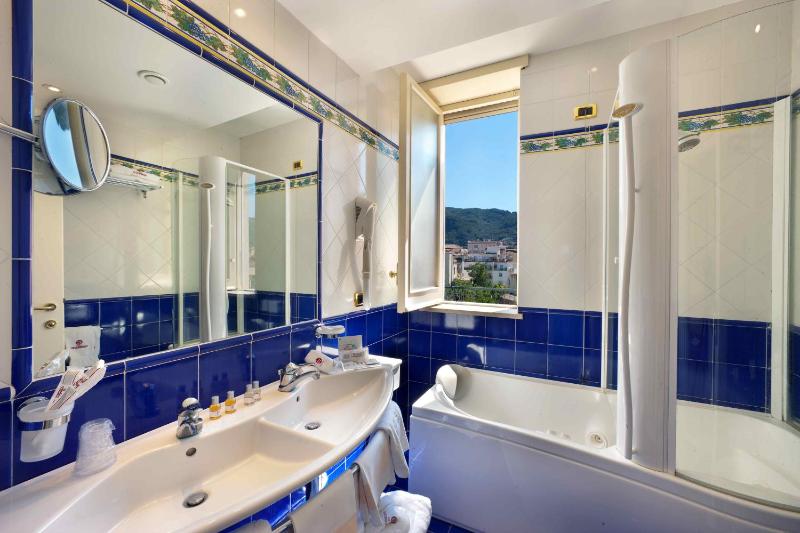 Hotel Continental - image 27