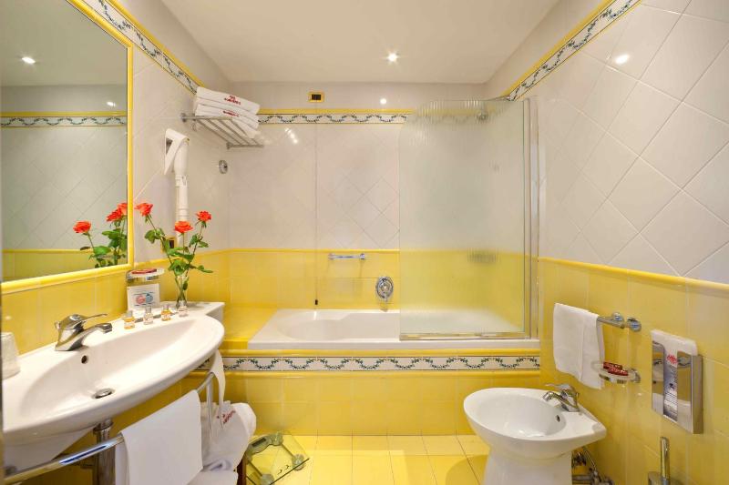 Hotel Continental - image 47