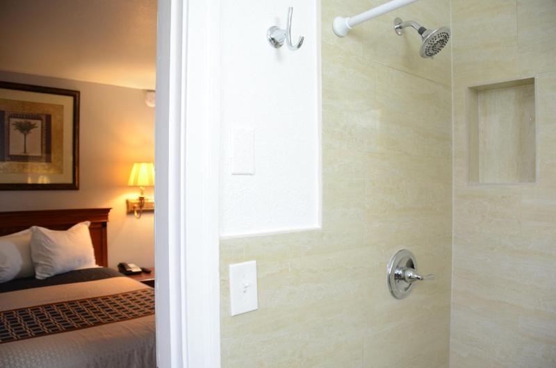 Double Room with Two Double Beds - Smoking image 2