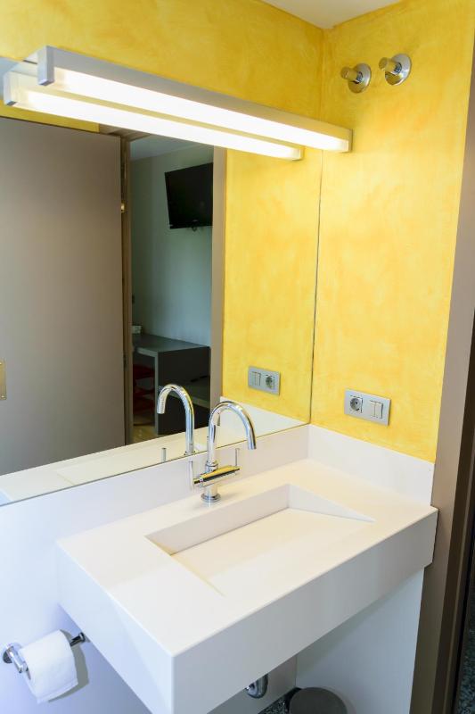 Single Room image 2