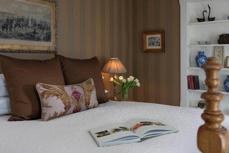Queen Room image 1
