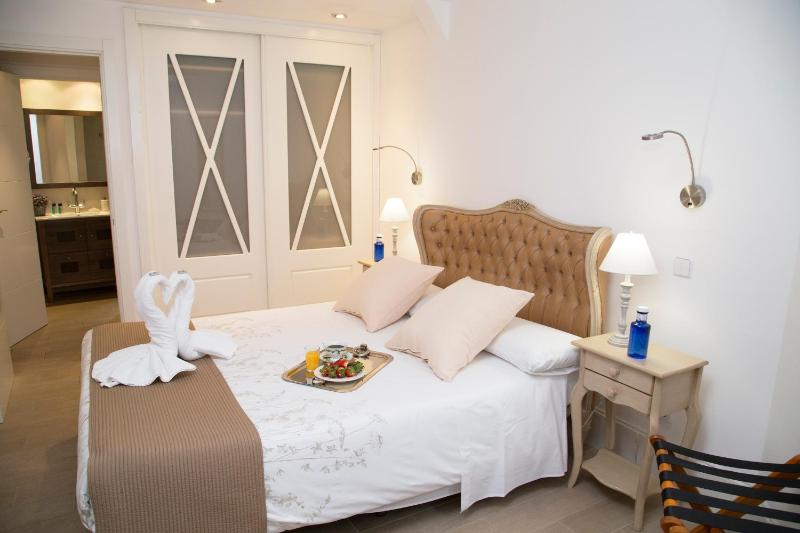 Apartment image 3