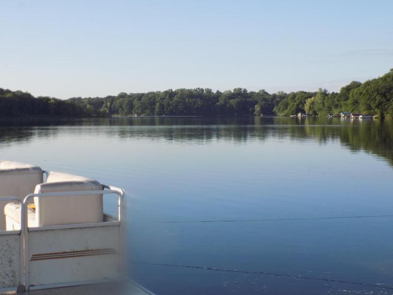 King Room with Lake View image 1