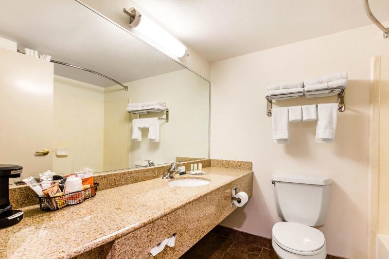 King Room - Non-Smoking image 4