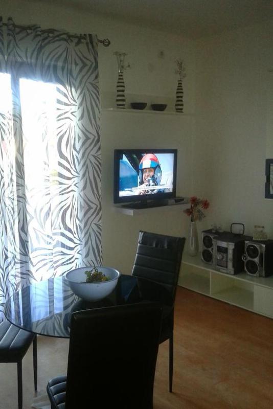 Two-Bedroom Apartment with Terrace and Sea View image 3