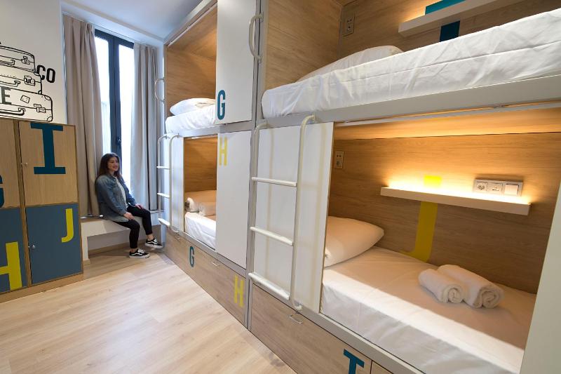 Bed in 10-Bed Mixed Dormitory Room image 4