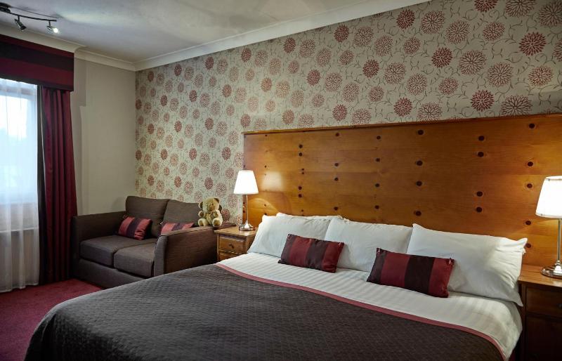 Classic Quadruple Room image 2