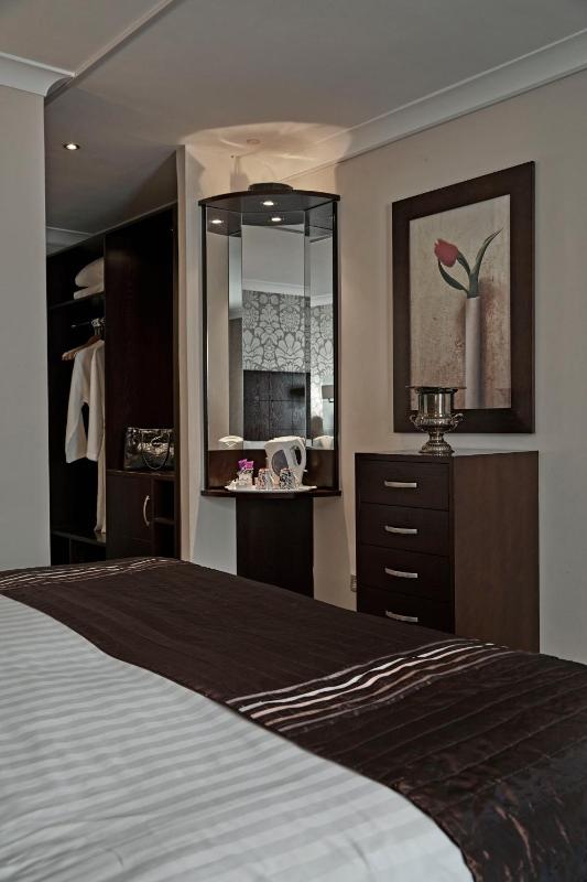 Deluxe Double Room image 2