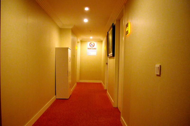 Double Room image 3