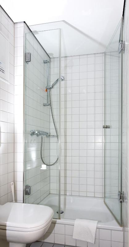 Standard Double or Twin Room image 2