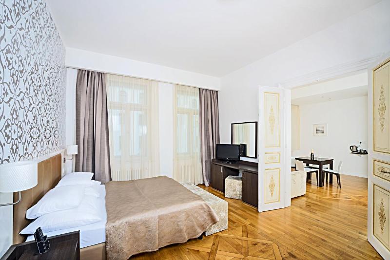 Junior Suite image 2