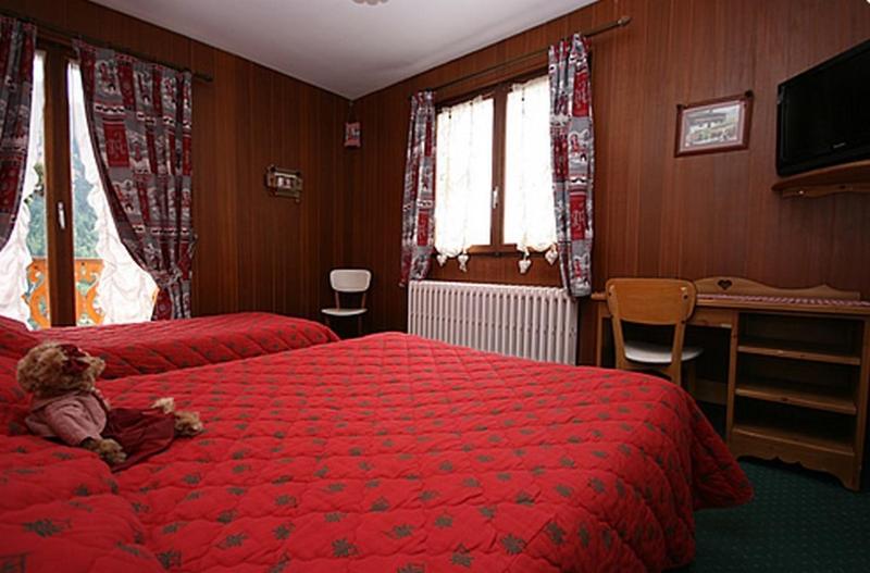 Connecting Room image 3