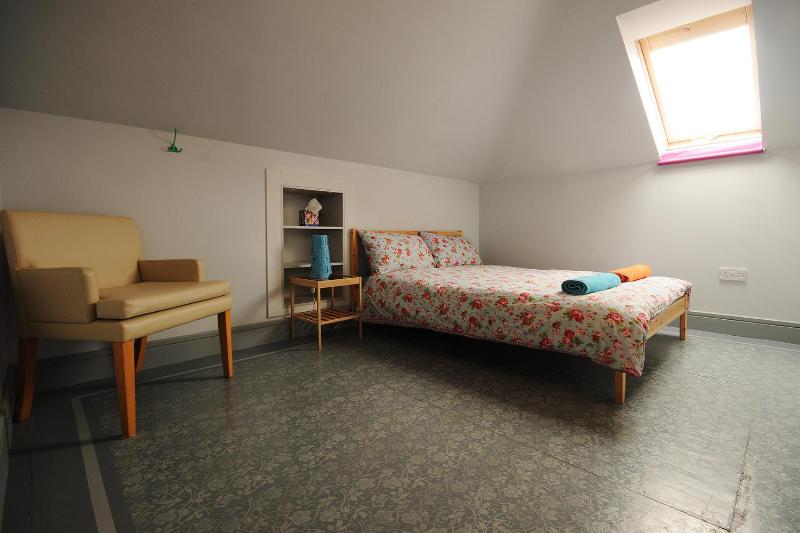 Double Room with Shared Bathroom image 3