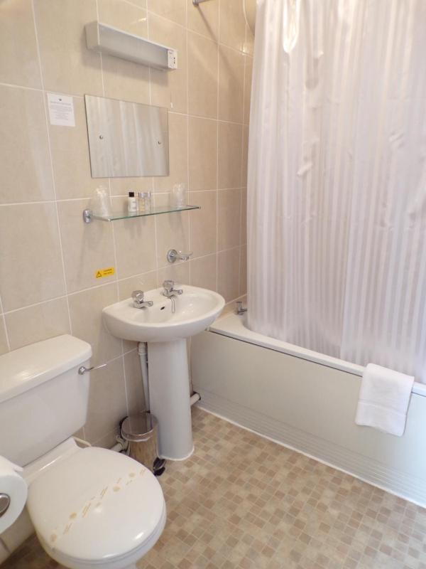 Stoneleigh Hotel - image 19